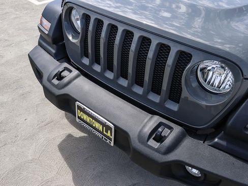 Used 2018 Jeep Wrangler Unlimited Sport S image 8