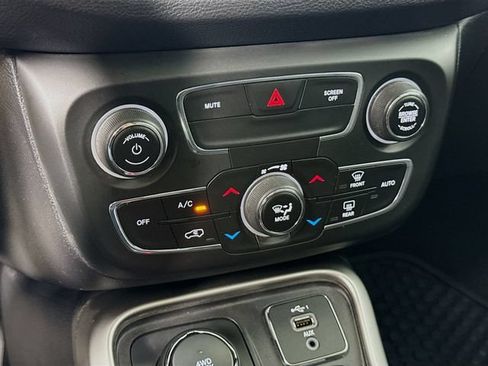 Used 2020 Jeep Compass Sport w/ Cold Weather Group AWD/4WD image 15