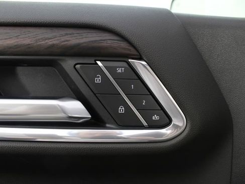 New 2026 GMC Sierra 1500 SLT image 15