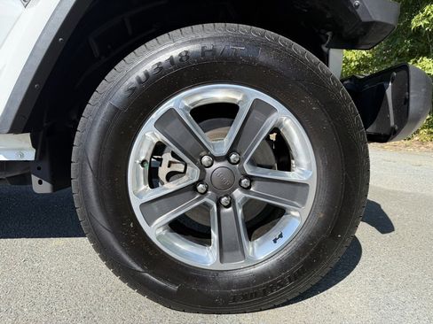 Used 2023 Jeep Wrangler Sahara image 17