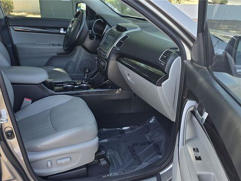 Used 2014 Kia Sorento SX w/ 3rd Row Package FWD image 15