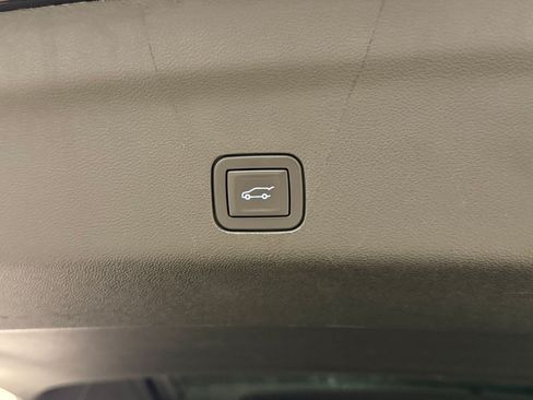Used 2023 GMC Yukon XL Denali Ultimate AWD/4WD image 44