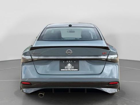New 2026 Nissan Sentra SR w/ Floor Mat Package FWD image 5