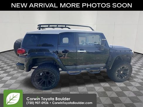 Used 2007 Toyota FJ Cruiser 4WD w/ Upgrade Pkg 2 image 9