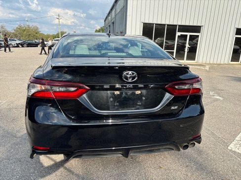 Used 2021 Toyota Camry SE image 8