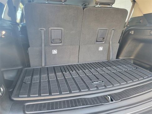 Used 2022 Jeep Grand Cherokee L Limited w/ Black Appearance Package image 19