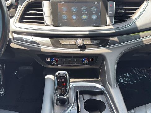Used 2019 Buick Enclave Essence FWD image 12