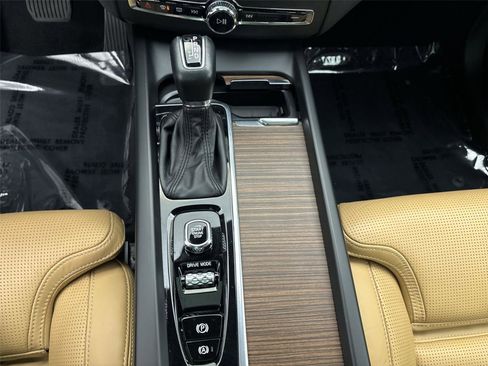 Used 2021 Volvo XC60 T5 Inscription w/ Climate Package image 23