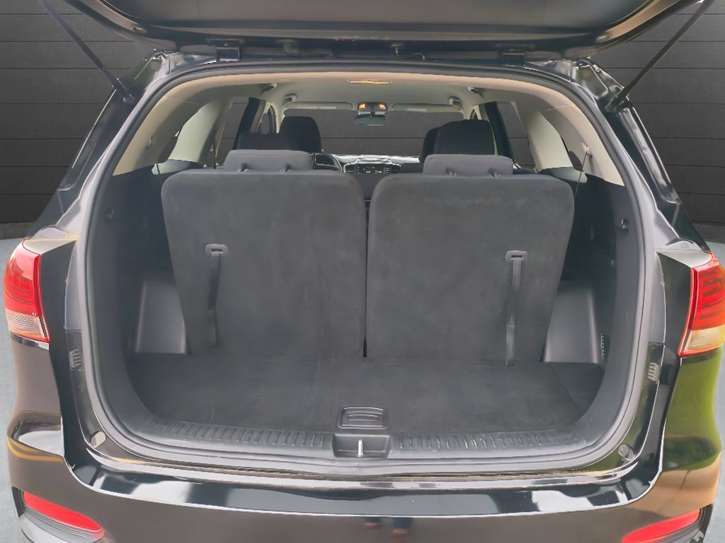 Used 2020 Kia Sorento FWD V6 image 24
