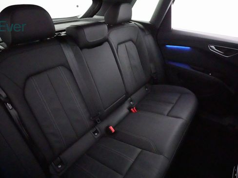 Used 2022 Audi Q4 e-tron Premium Plus image 9