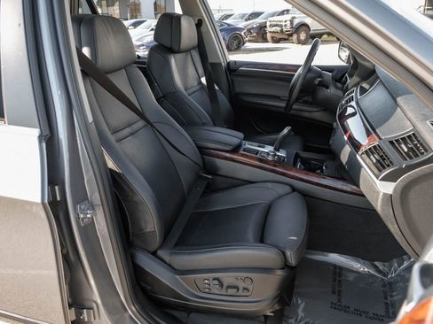 Used 2013 BMW X5 xDrive50i image 41