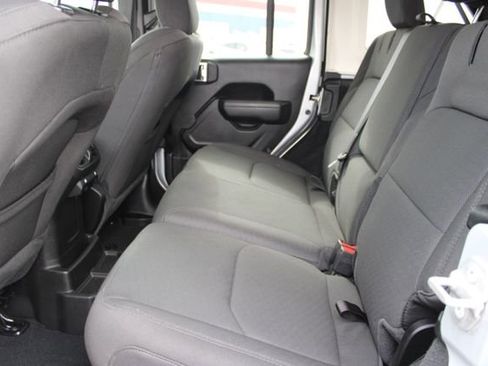 Used 2023 Jeep Wrangler Unlimited w/ Cold Weather Group image 37