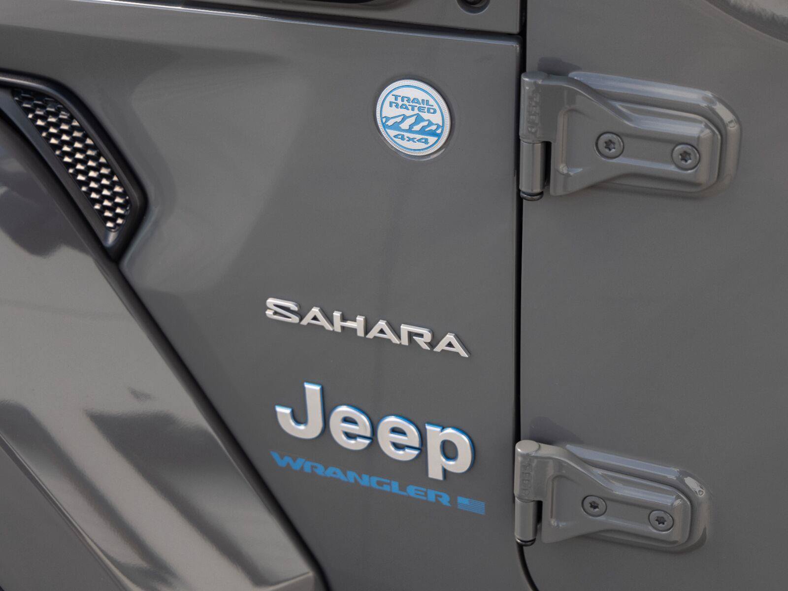 Used 2023 Jeep Wrangler Unlimited Sahara AWD/4WD image 19