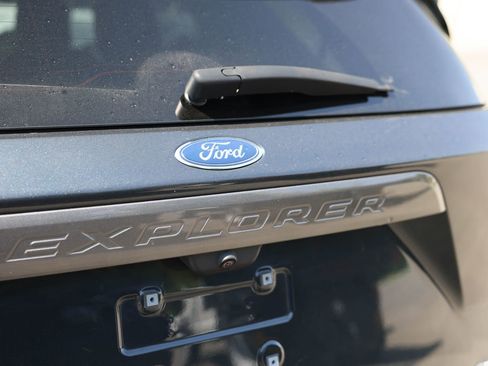 Used 2023 Ford Explorer XLT w/ Equipment Group 202A AWD/4WD image 34
