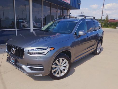 Used 2017 Volvo XC90 T6 Momentum w/ Vision Package AWD/4WD image 2