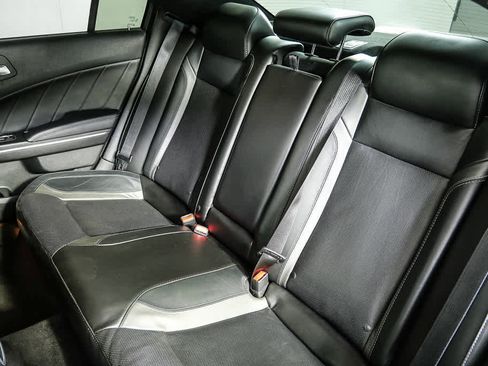 Used 2018 Dodge Charger R/T w/ Plus Group image 19