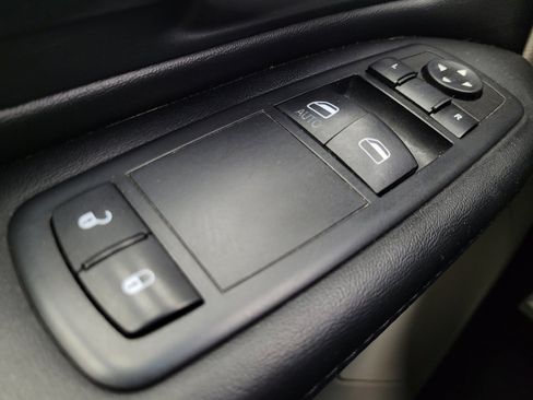 Used 2016 Dodge Grand Caravan American Value Package w/ UConnect Hands-Free Group image 25