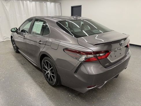 Certified 2023 Toyota Camry SE image 3