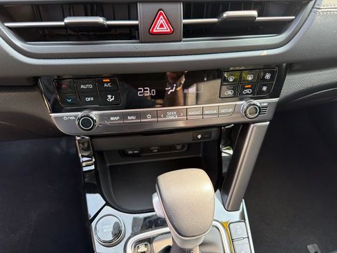 Certified 2024 Kia Seltos SX w/ SX Sunroof Package AWD/4WD image 20