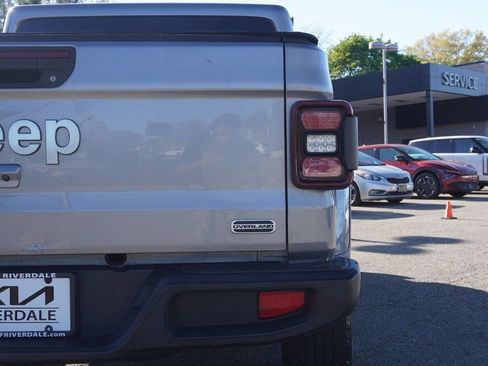 Used 2020 Jeep Gladiator Overland AWD/4WD image 13