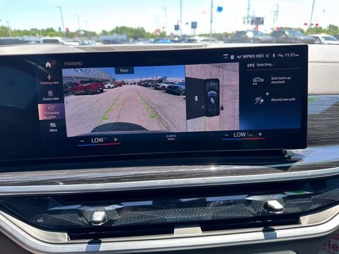 Used 2023 BMW X7 xDrive40i w/ M Sport Package AWD/4WD image 15