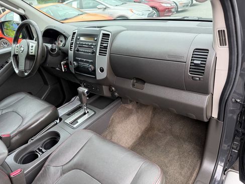 Used 2011 Nissan Xterra PRO-4X w/ Pro-4x Leather Pkg AWD/4WD image 13