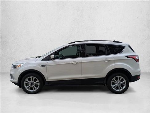 Used 2018 Ford Escape SE w/ SE Sync 3 Package image 9