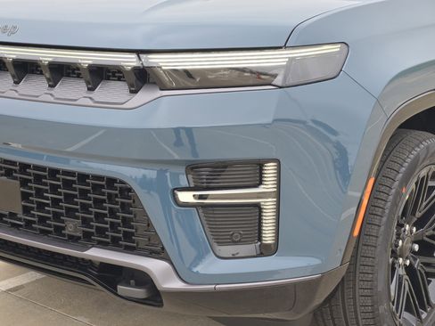 New 2026 Jeep Grand Wagoneer Limited AWD/4WD image 6