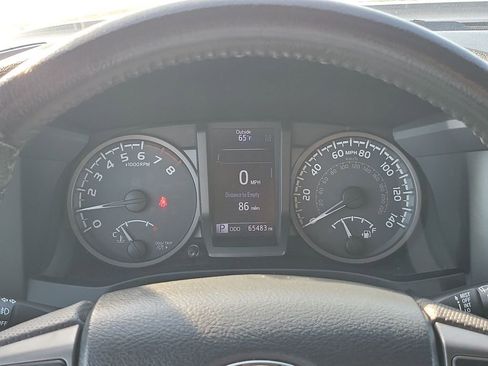 Used 2019 Toyota Tacoma TRD Off-Road image 36