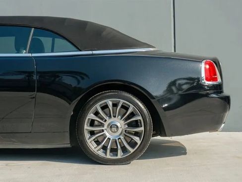 Used 2018 Rolls-Royce Dawn image 21