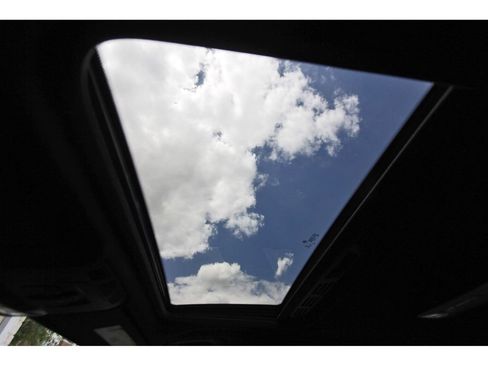 Used 2017 BMW 330e image 25