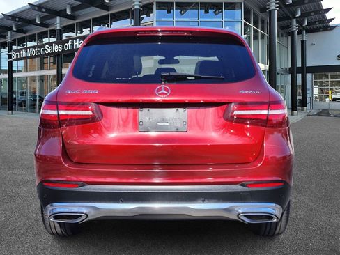 Used 2018 Mercedes-Benz GLC 300 4MATIC image 4