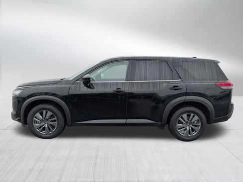 Used 2024 Nissan Pathfinder S AWD/4WD image 4