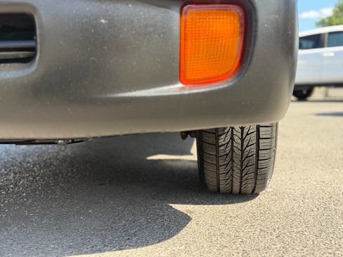 Used 2000 Toyota Tacoma 2WD Regular Cab image 57