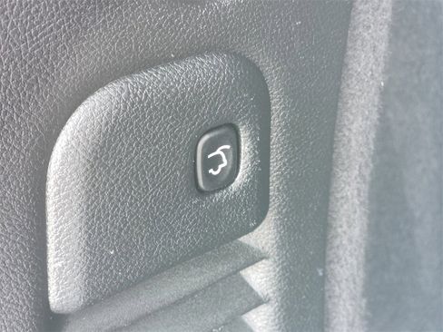 Used 2023 Dodge Durango GT image 17