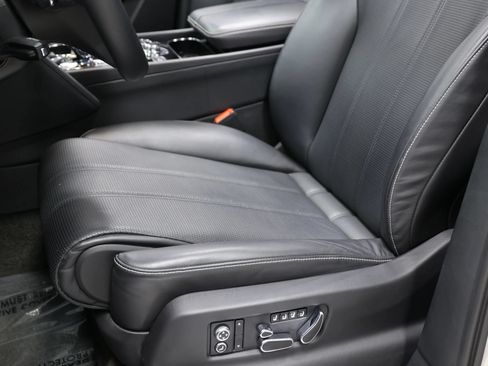 Used 2018 Bentley Bentayga Onyx Edition AWD/4WD image 23