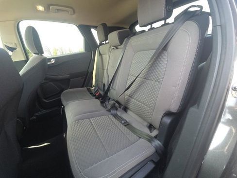 Used 2020 Ford Escape SE image 18