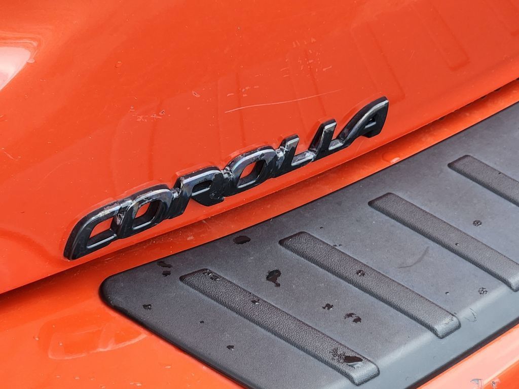 Used 2025 Toyota Corolla SE FWD image 11