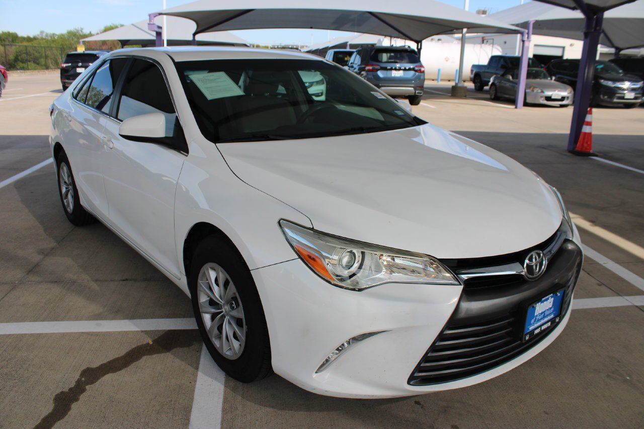 Used 2016 Toyota Camry LE FWD image 8