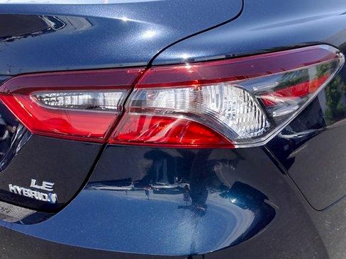 Used 2021 Toyota Camry LE FWD image 5