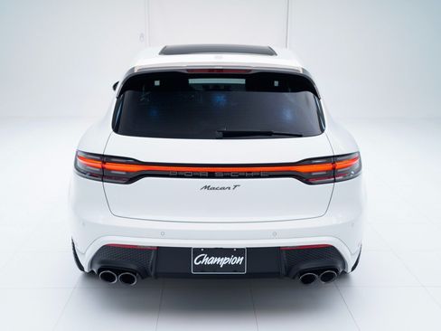 Certified 2026 Porsche Macan AWD/4WD image 10