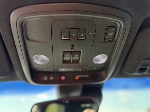 Used 2013 Cadillac XTS Platinum FWD image 28