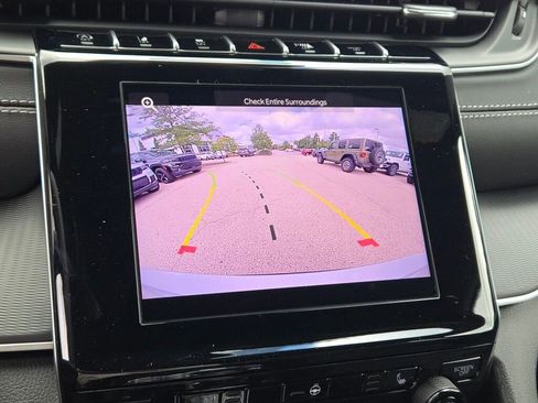 New 2025 Jeep Grand Cherokee L Altitude image 32