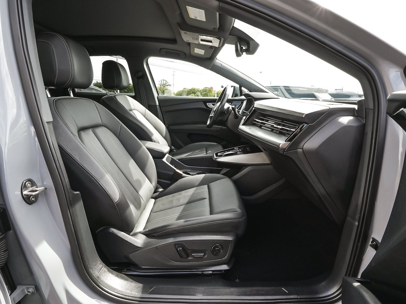 Used 2023 Audi Q4 e-tron Premium Plus w/ Premium Plus AWD/4WD image 37