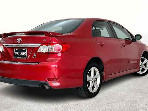 Used 2011 Toyota Corolla LE image 2