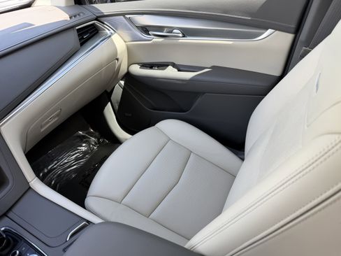 Certified 2023 Cadillac XT5 Premium Luxury w/ Technology Package image 16