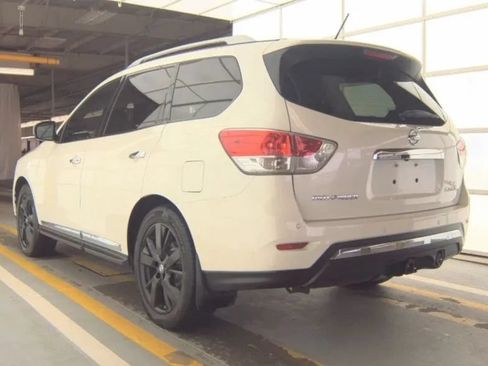 Used 2015 Nissan Pathfinder Platinum AWD/4WD image 5