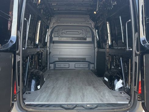 Used 2020 Mercedes-Benz Sprinter 144 Cargo image 11
