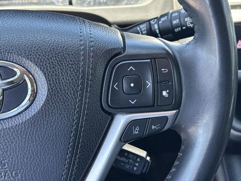 Used 2019 Toyota Highlander SE AWD/4WD image 27