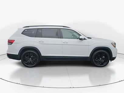 Used 2022 Volkswagen Atlas SE w/ Black Wheel Package